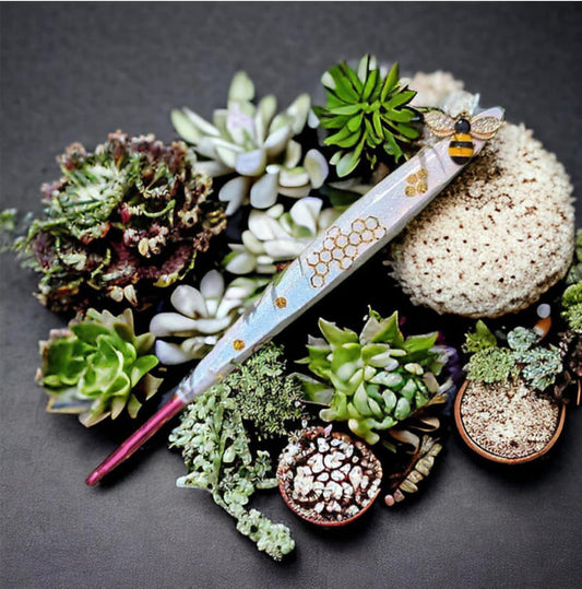 Queen Bee Crochet Hook