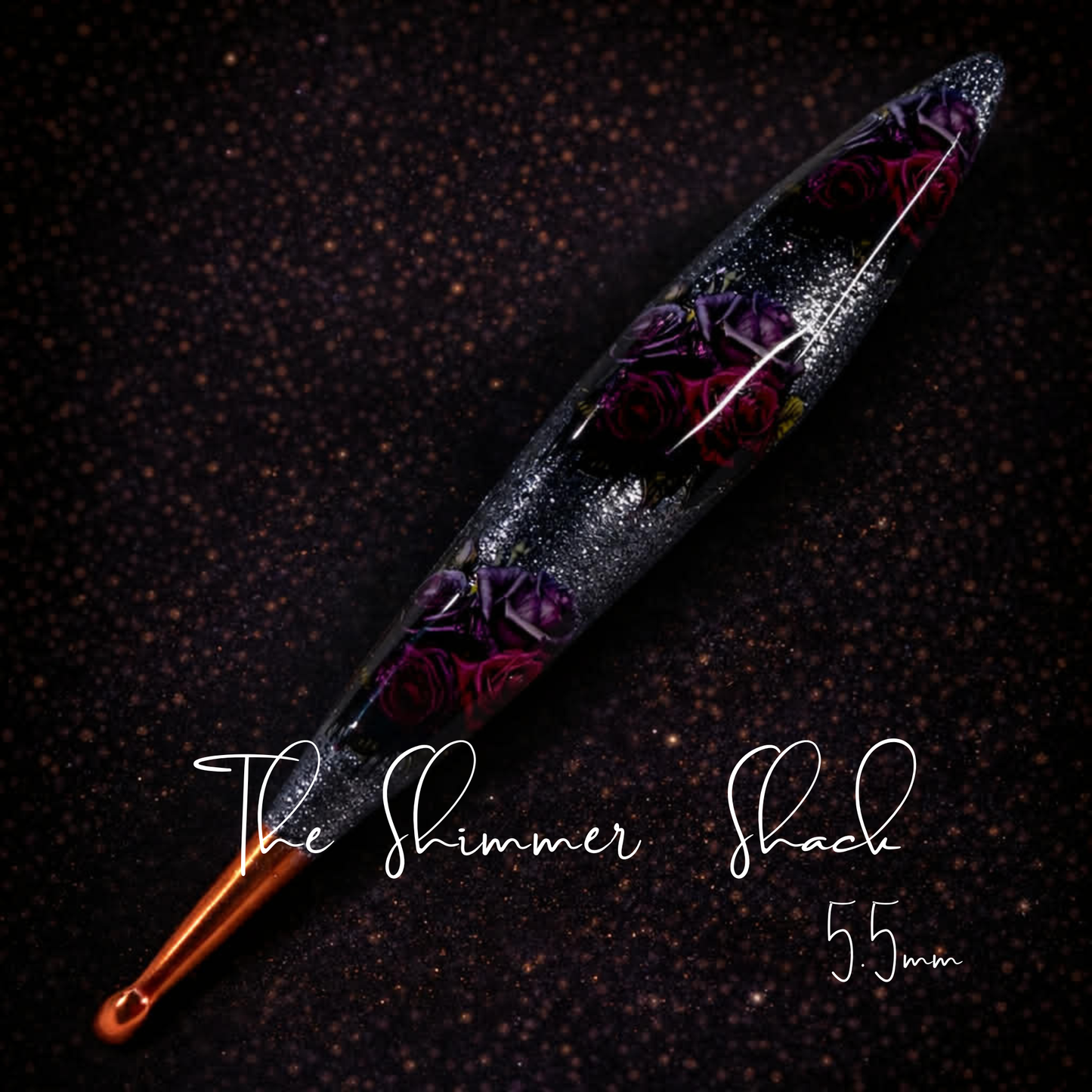 🖤🌹 Petals After Dark – Handmade Resin Crochet Hook 🌹🖤 5.5mm